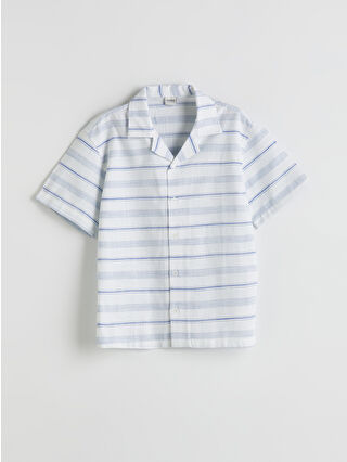 لون أزرق فاتر مخطط