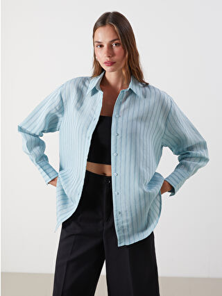 لون أزرق فاتر مخطط