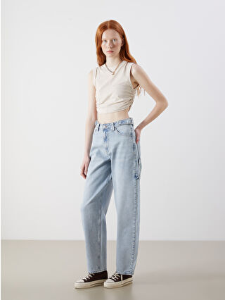 لون أزرق داكن