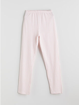 لون أبيض مطبوع