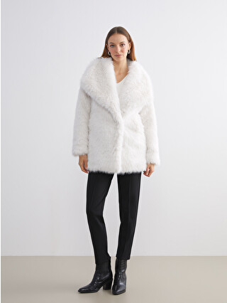 LCW Modest Beyaz Ceket Yaka Oversize Kadın Kürk Mont - W5AP77Z8