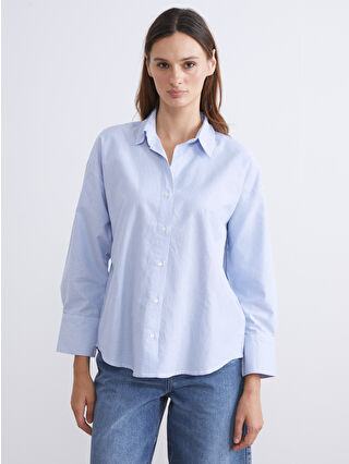 لون أزرق فاتر مخطط