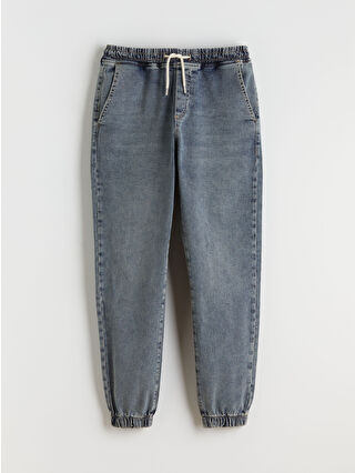 لون أخضر فاقع