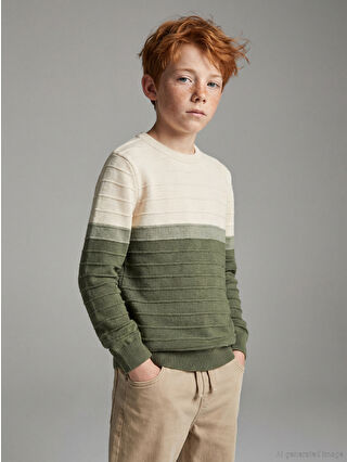 Uçuk Yeşil Çizgili