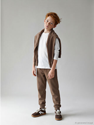 لون المغرة الأصفر