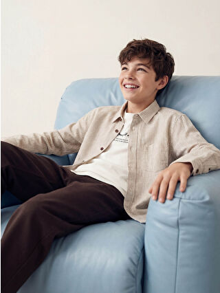 لون بني داكن مخطط