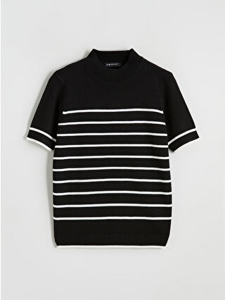 لون أسود مخطط