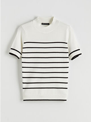 لون فانيلا مخطط