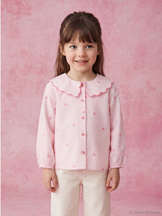 لون وردي باهت مخطط