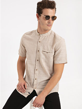 لون العشب الأخضر الداكن