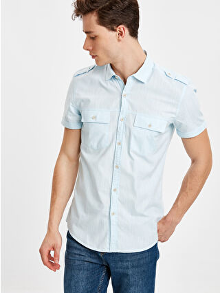 لون أزرق فاقع