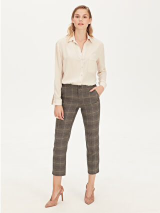 لون رمادي داكن تشيك