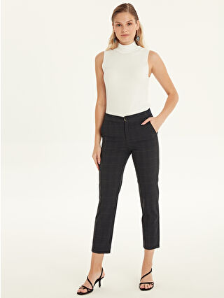 لون كحلي داكن تشيك