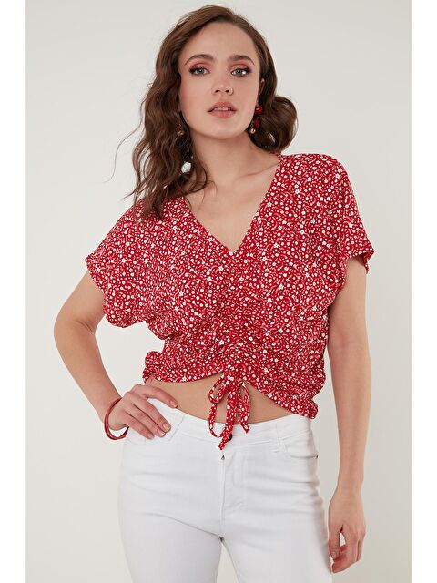 Lela Çiçek Desenli Önü Büzgülü V Yaka Crop Bluz 5864486Y4 - S000000373-20045