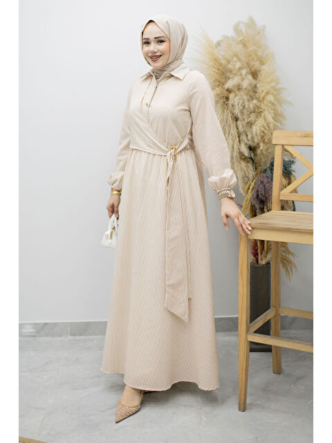 Tesettür Dünyası Çizgili Tokalı Gömlek Elbise TSD260196 Bej