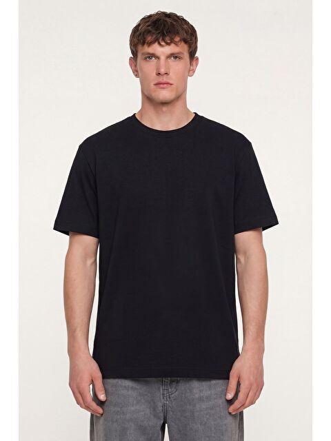 Sabri Özel Erkek Siyah Normal Kesim Regular Fit %100 Pamuk Kısa Kollu Bisiklet Yaka Basic Tişört