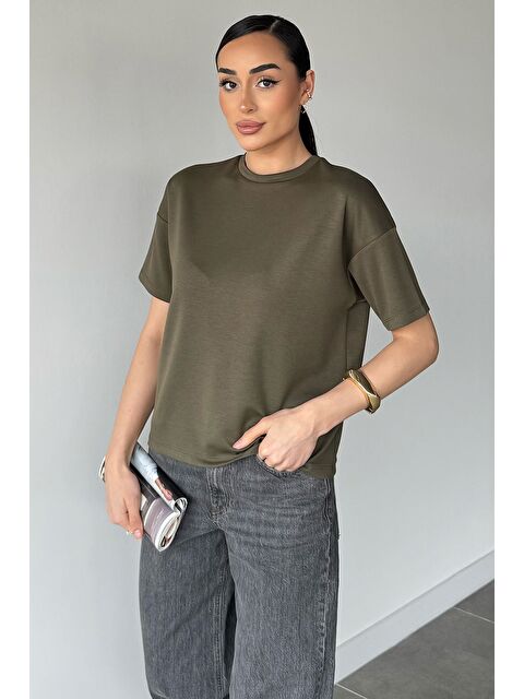 Gülseli Bisiklet Yaka Kadın Tişört