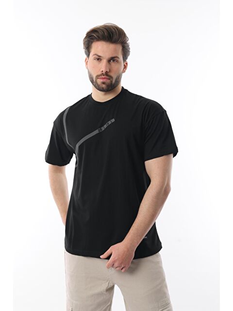 Madmext Siyah Bisiklet Yaka Şerit Detaylı Pamuklu Erkek %100 Pamuk Tişört E7033 - S000344927-19351
