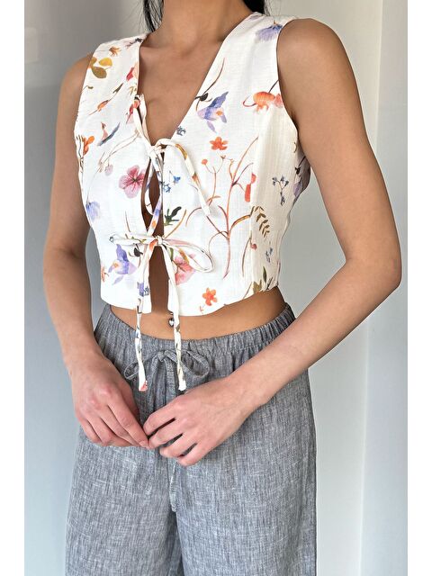 Gülseli Kadın Çiçek Baskılı Astarlı Yelek