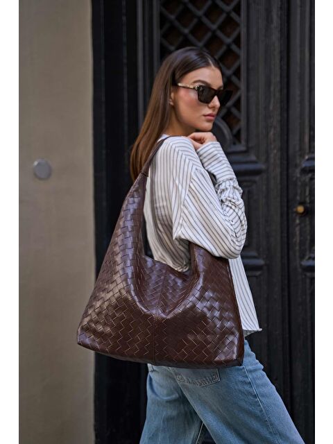 MADAMRA Örgü Desenli  Deri Omuz Çantası Kahverengi - S000152784-19413