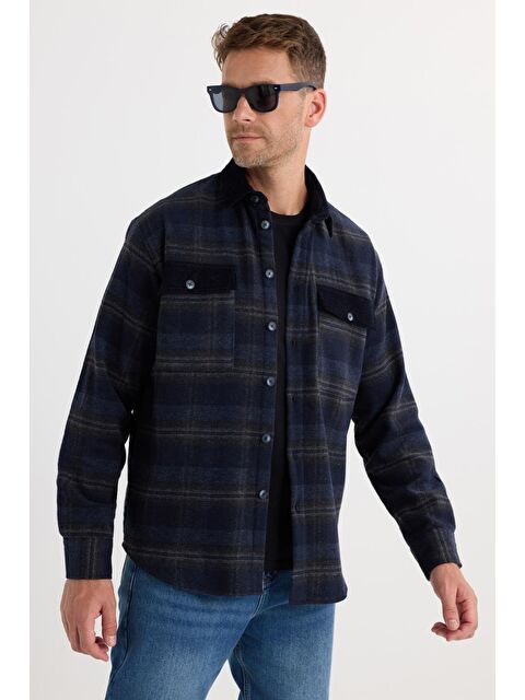 TUDORS Erkek Relax Fit Rahat Kesim Spor Yaka Kareli Çift Cep Kapaklı Kışlık Gömlek - S000520026-23173