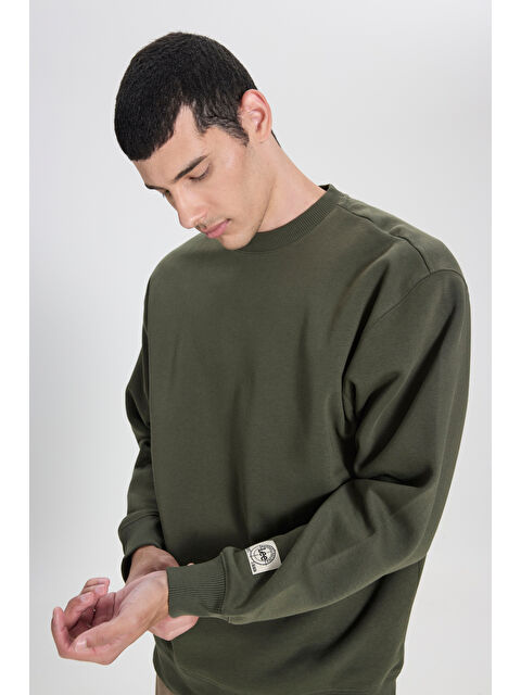 Lee Loose Fit Rahat Kesim Bisiklet Yaka Zeytin Yeşili Sweatshirt