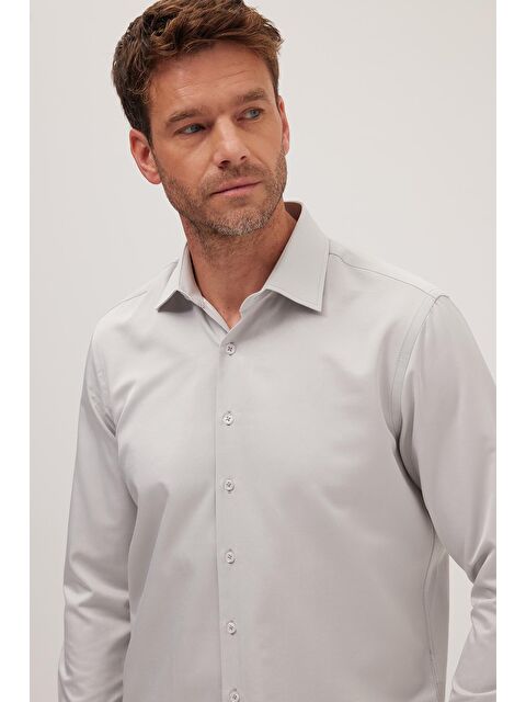 TUDORS Erkek Regular Fit Klasik Kesim Pamuklu Düz Açık Gri Gömlek - S000520049-17308