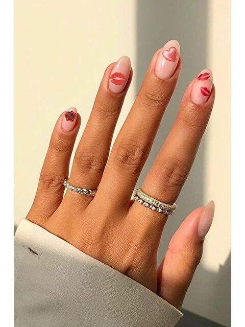 New Obsessions Sevgililer Gününe özel Kalpli Tırnak Dövmesi - S000219021-20045