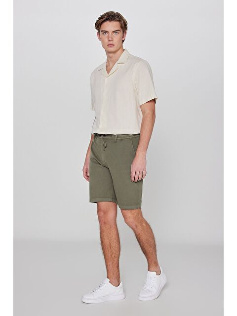 Lee Beli Lastikli Şort