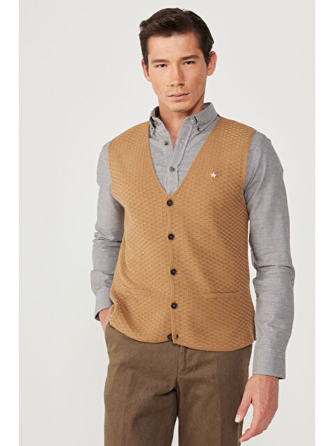 Altınyıldız Classics Erkek Vizon Standart Fit Normal Kesim V Yaka Triko Yelek - S000403451-26429