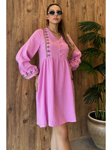 Gülseli Ön Düğmeli Nakışlı Elbise - S000289575-20024