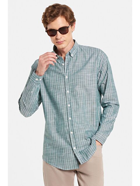 TUDORS Erkek Slim Fit Dar Kesim Düğmeli Spor Yaka Keten Efekt %100 Pamuk Çizgili Yazlık Yeşil Gömlek - S000520101-18194