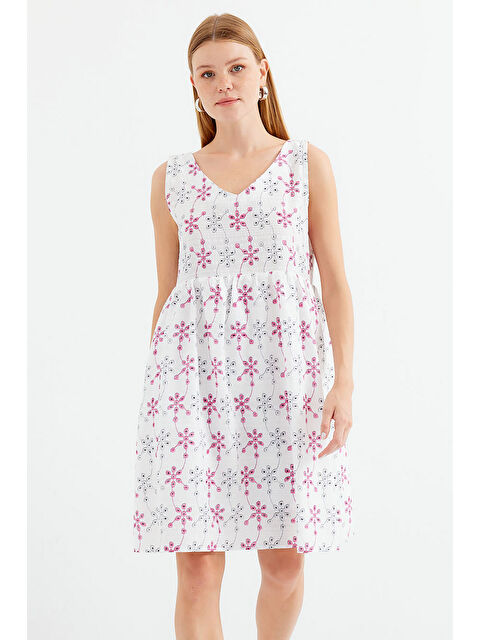 Bigdart 2507 V Yaka Desenli Mini Elbise - Beyaz - S000375304-20063