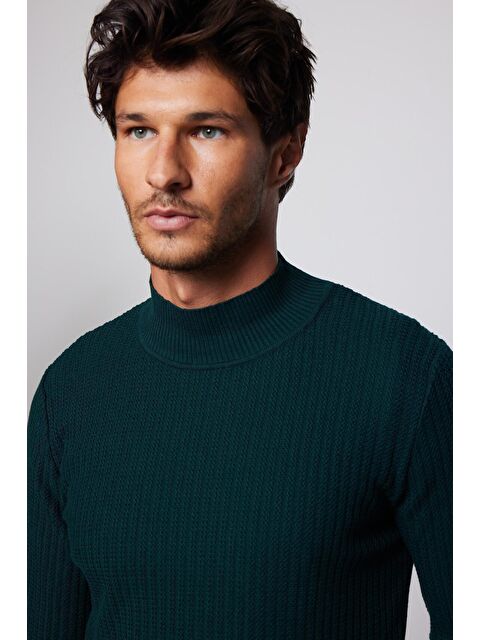 TUDORS Erkek Slim Fit Yarım Balıkçı Yaka Tüylenme Yapmayan Yeşil Kazak