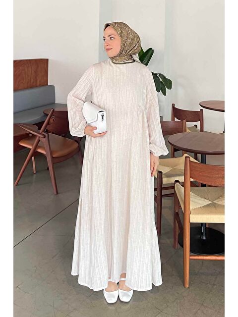 Lamelif Uzun Gofre Tesettür Elbise Bej