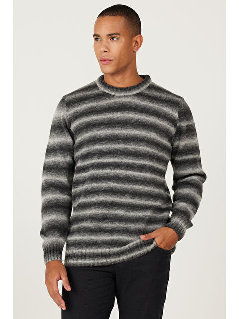 Altınyıldız Classics Erkek Antrasit-Gri Standart Fit Normal Kesim Bisiklet Yaka Triko Kazak - S000403534-37188