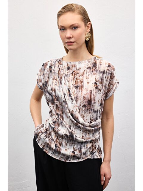 SATEEN Pileli Kolsuz Bluz - Kahve - S000505841-19413