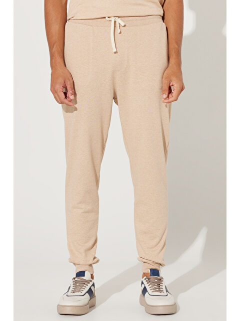 AC&Co / Altınyıldız Classics Erkek Sütlü Kahve Standart Fit Normal Kesim %100 Pamuk Cepli Rahat Eşofman Altı - S000403538-19413