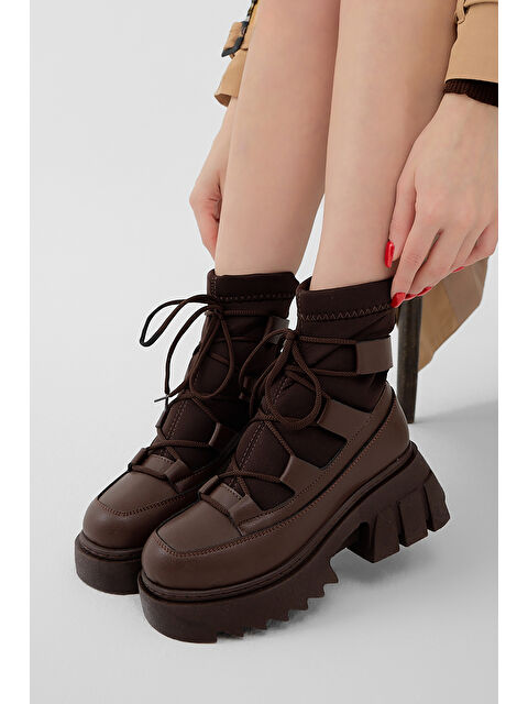 TONNY BLACK Kadın Kahve Kalın Platform Poli Taban Streç Bağcıklı Bot - S000493954-19413