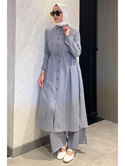 Julude Kendinden Desenli Bel Bağlama Detaylı Tesettür Tunik Pantolon İkili Takım - S000413262-20600