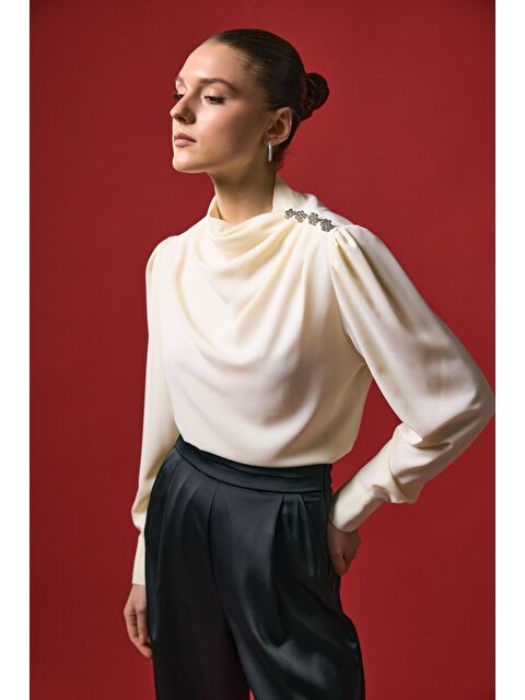 SATEEN Düğmeleri Taş Detaylı Bluz - Sarı