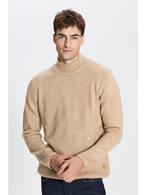 AC&Co / Altınyıldız Classics Erkek Sütlü Kahve Standart Fit Yarım Balıkçı Yaka Triko Kazak - S000403574-19413