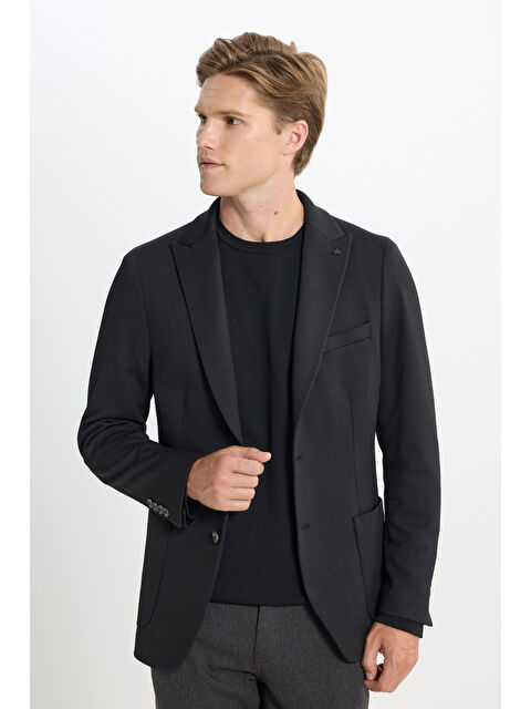 AC&Co / Altınyıldız Classics Erkek Siyah Slim Fit Dar Kesim Kırlangıç Yaka Desenli Torba Cepli Ceket - S000518648-19351