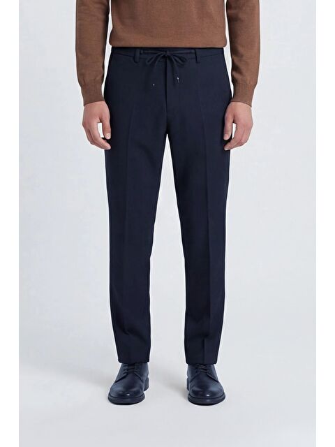 Sabri Özel Giotelli Erkek Lacivert Dar Kesim Slim Fit Viskon Dokuma Yan Cep Bağcıklı Bel Pantolon