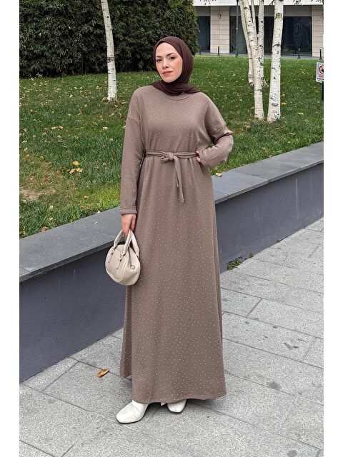 Lamelif Taş Detaylı Tesettür Elbise Soft Kahve - S000517800-19413