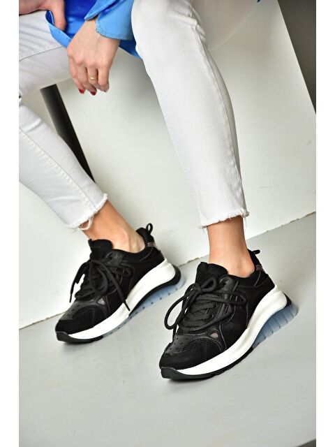 Fox Shoes S9734131 Siyah Kadın Sneakers
