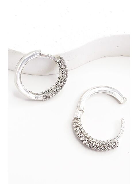 New Obsessions Anı Yaşa Halka Gömme Taşlı Huggie Küpe - S000145100-18105