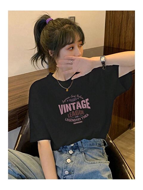 Trendseninle Kadın Siyah  Vintage Leage 1990 Baskı Oversize Tişört - S000202939-19351