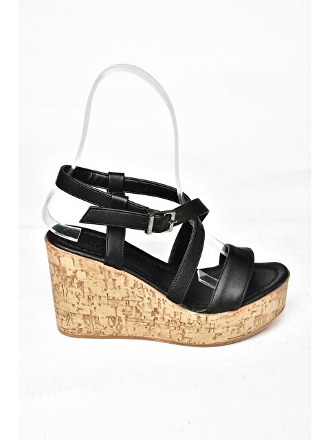 Fox Shoes S9960544 Siyah Kadın Dolgu Topuklu Ayakkabı - S000152351-19351