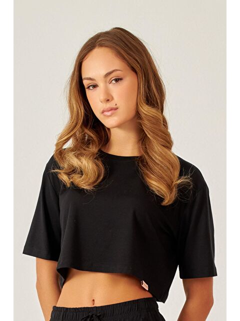 Katia And Bony Kadın Siyah Renkli Luxury Crop Tshirt - S000207813-19351